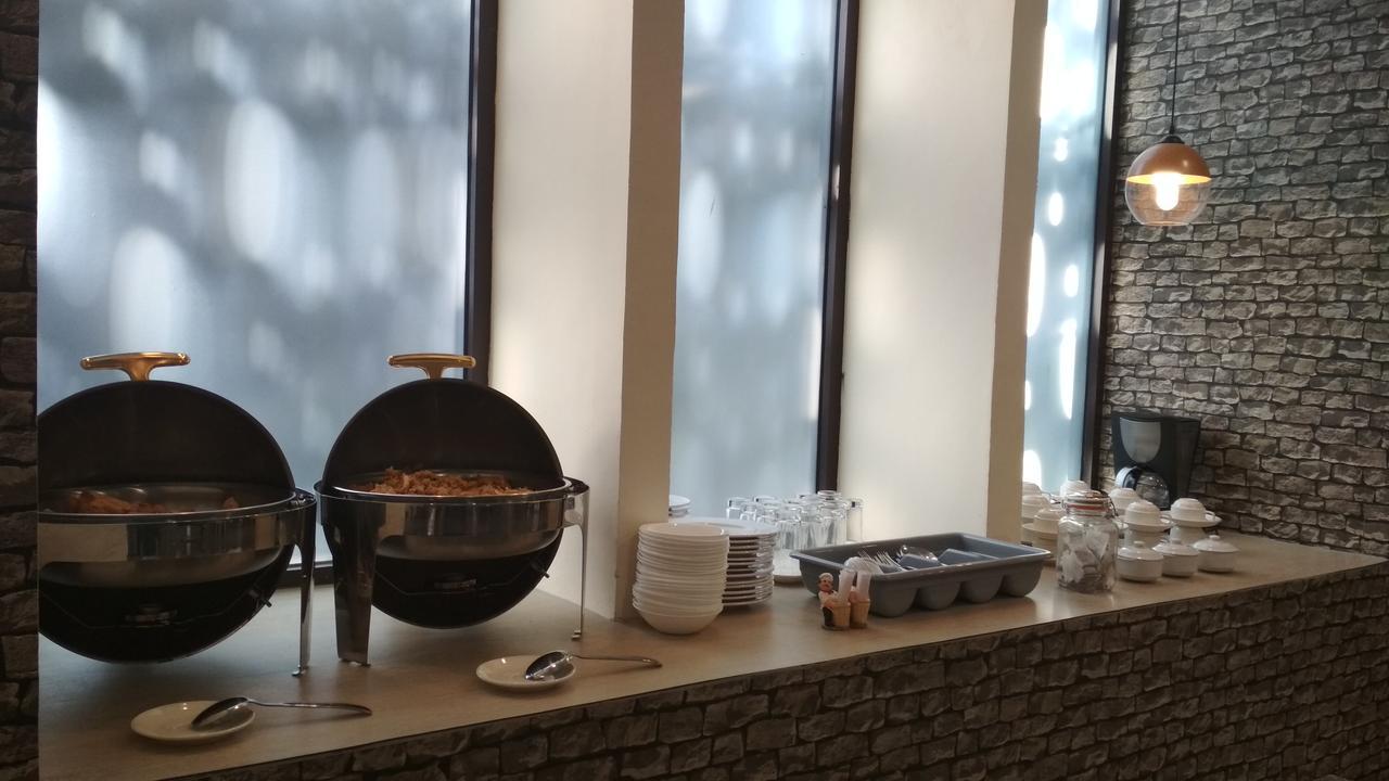 Kitara Hotel Jakarta Exteriör bild
